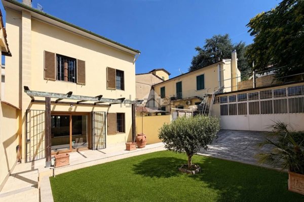 appartamento in vendita a Prato in zona La Macine