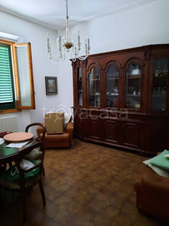 casa indipendente in vendita a Prato