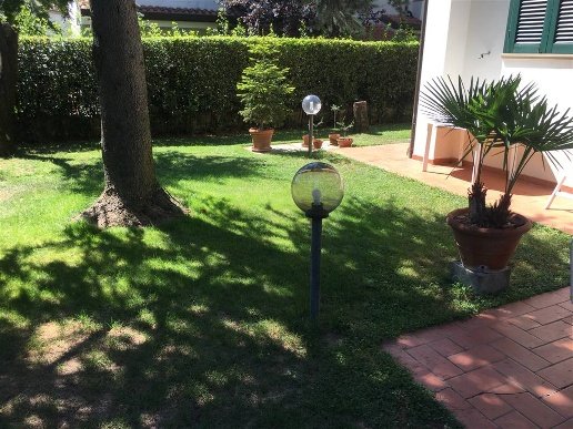 casa indipendente in vendita a Prato in zona Fornaci