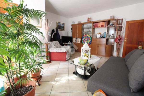 casa indipendente in vendita a Prato