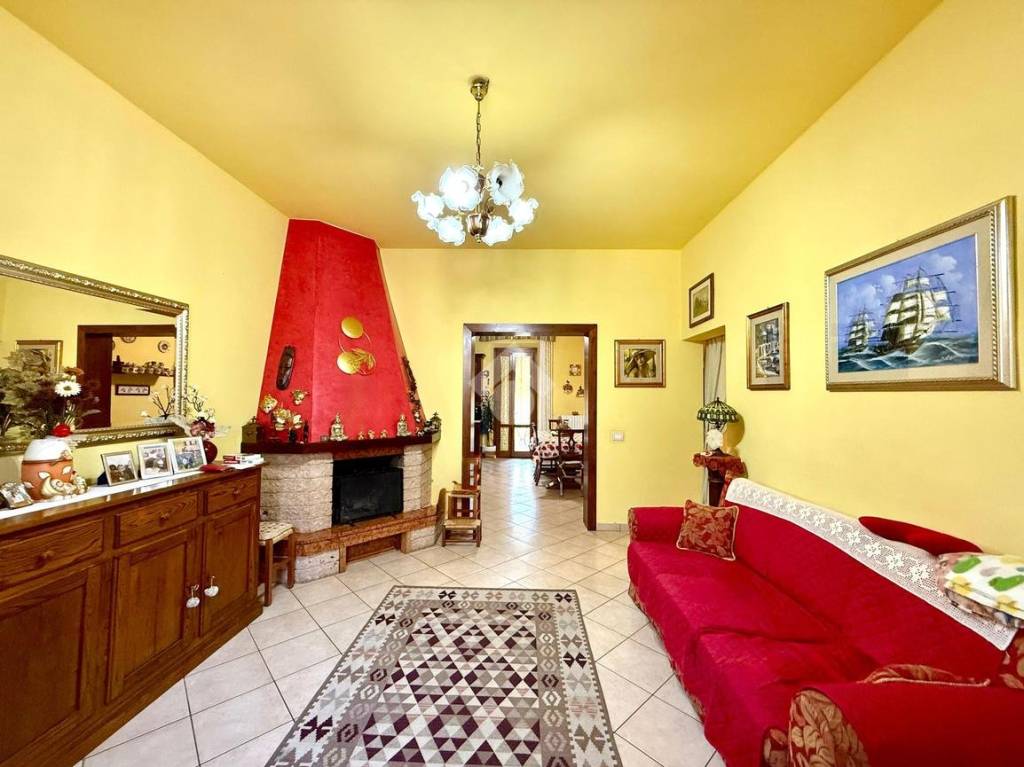casa indipendente in vendita a Prato in zona Narnali