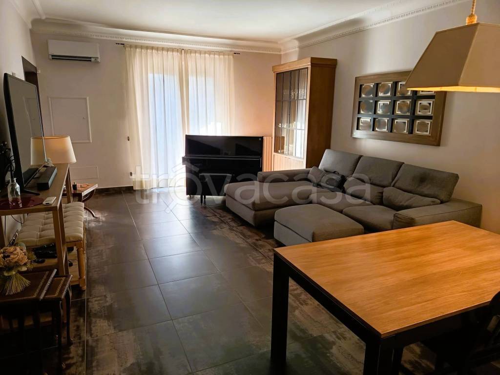 appartamento in vendita a Prato in zona Santa Lucia