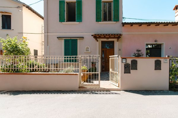 appartamento in vendita a Prato in zona Le Badie