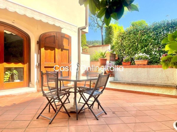 casa indipendente in vendita a Prato in zona Coiano