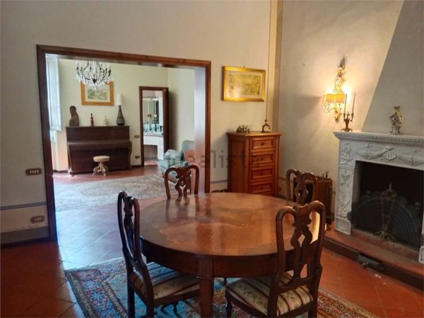 casa indipendente in vendita a Prato