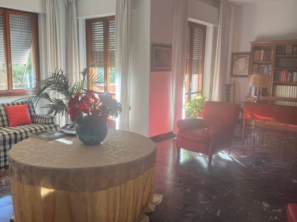 appartamento in vendita a Prato in zona Santa Gonda