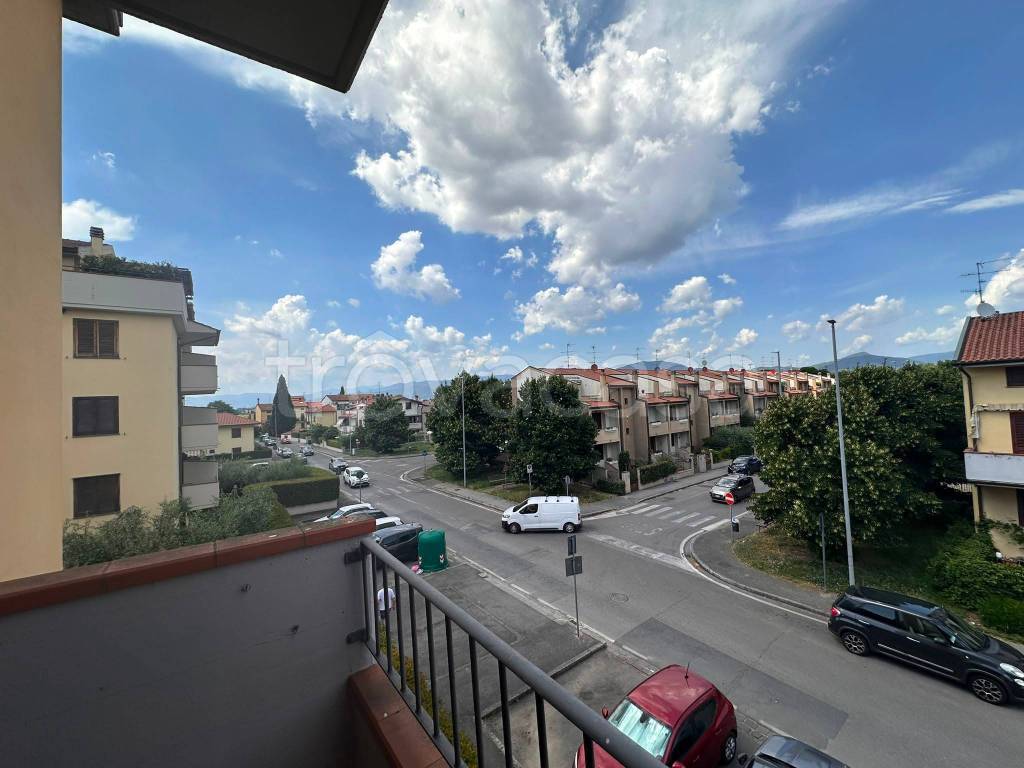 appartamento in vendita a Prato in zona Grignano