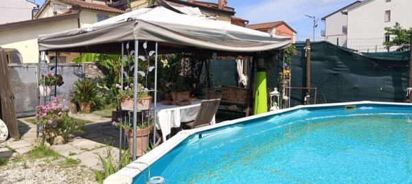 casa indipendente in vendita a Prato in zona Narnali