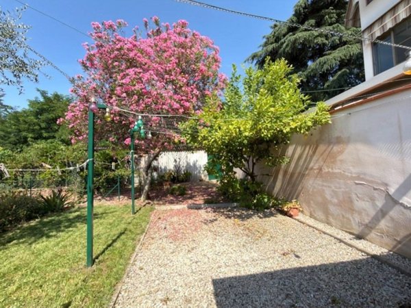 appartamento in vendita a Prato in zona Carteano