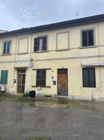 casa indipendente in vendita a Prato