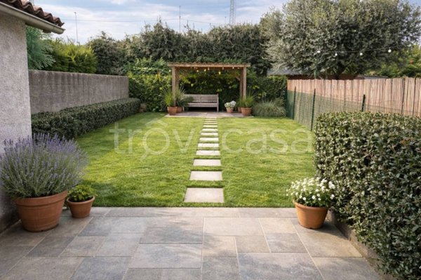casa indipendente in vendita a Prato in zona Tavola