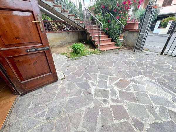 casa indipendente in vendita a Prato in zona Narnali
