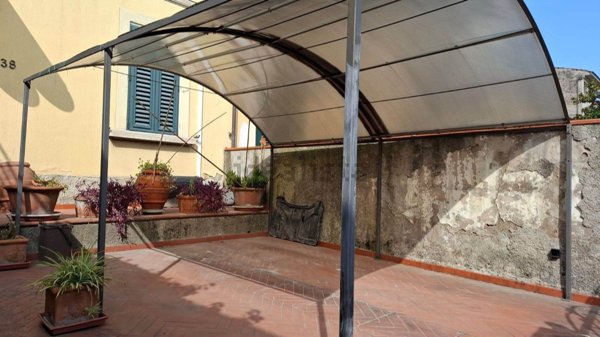 casa semindipendente in vendita a Prato in zona Narnali