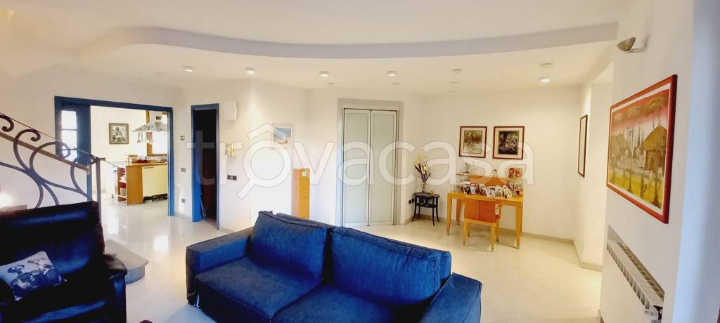 casa indipendente in vendita a Prato in zona Tavola