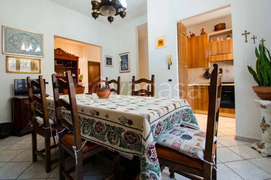 appartamento in vendita a Prato in zona La Querce