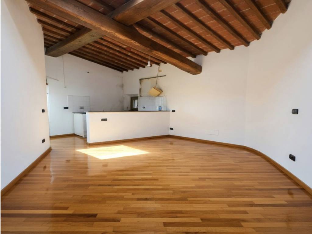 appartamento in vendita a Prato in zona Sant'Ippolito