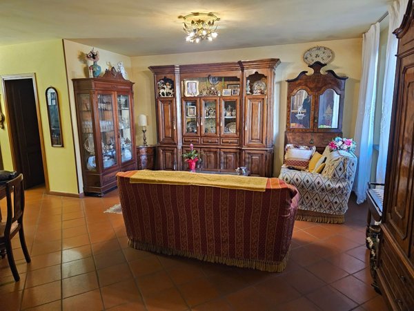 casa indipendente in vendita a Prato in zona Fontanelle