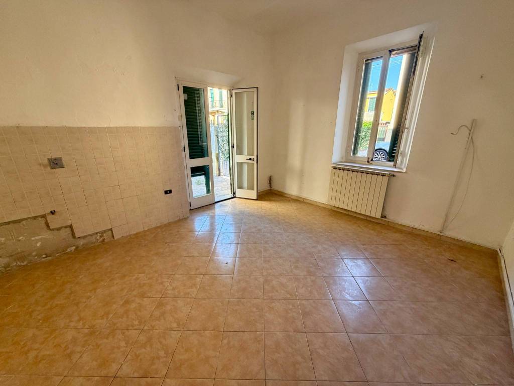 casa indipendente in vendita a Prato