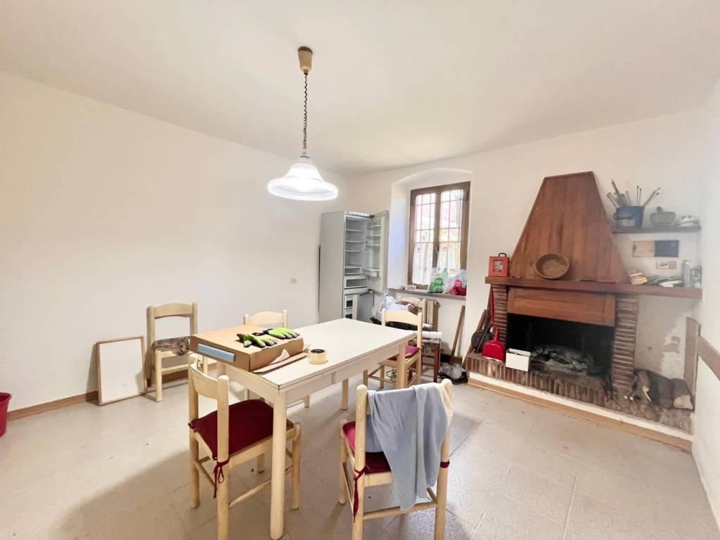 casa indipendente in vendita a Prato in zona Casale
