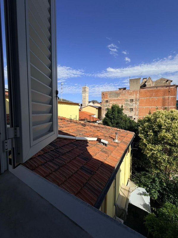 casa indipendente in vendita a Prato