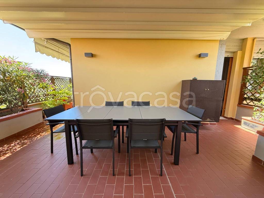 appartamento in vendita a Prato in zona Santa Lucia
