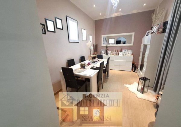 casa indipendente in vendita a Prato in zona Ponzano