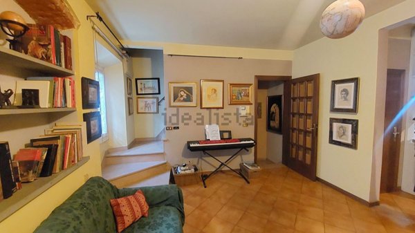 casa indipendente in vendita a Prato