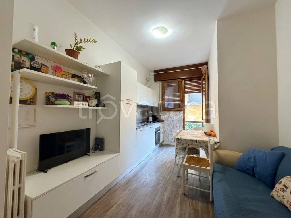 appartamento in vendita a Prato in zona Ponzano