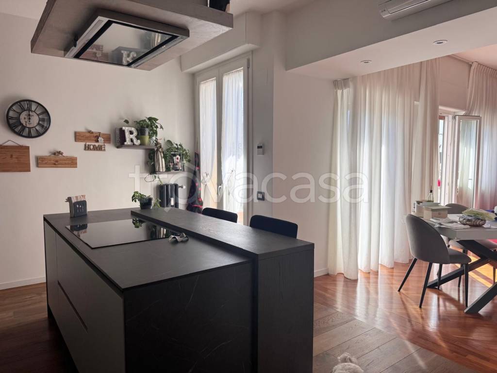 appartamento in vendita a Prato in zona Santa Gonda