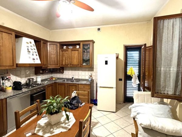 casa indipendente in vendita a Prato in zona Iolo