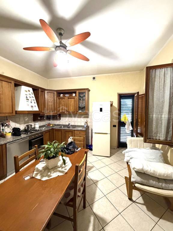 casa indipendente in vendita a Prato in zona Iolo