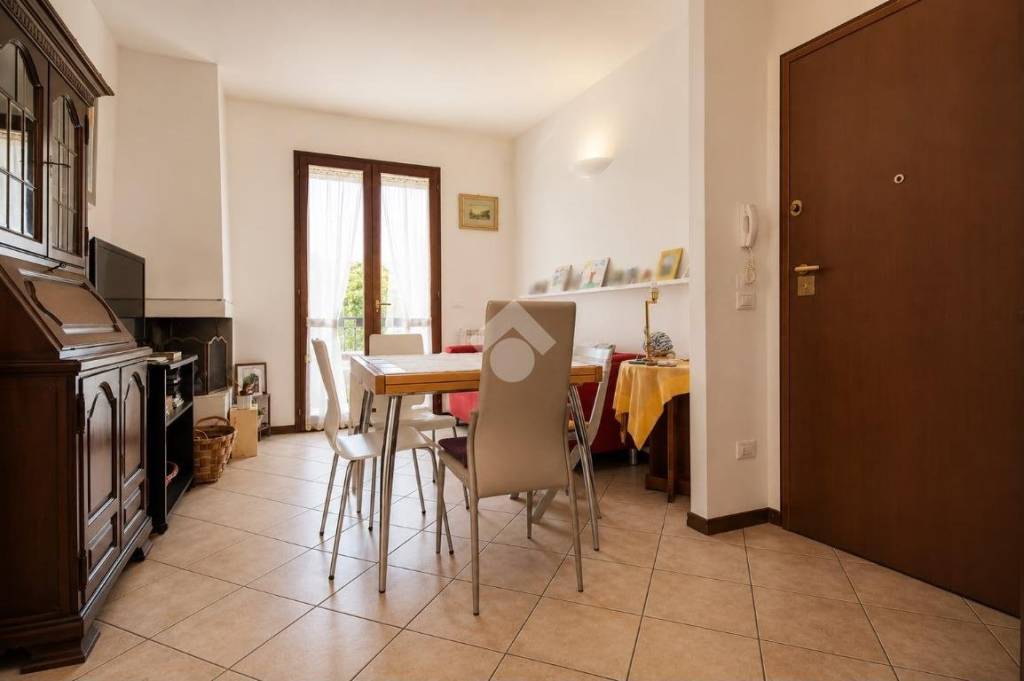 appartamento in vendita a Prato in zona Tavola