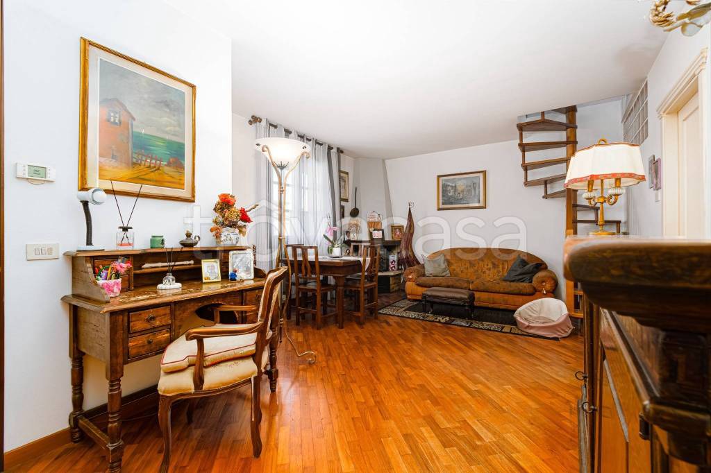 appartamento in vendita a Prato in zona Galciana