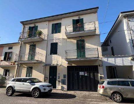 appartamento in vendita a Prato in zona Narnali