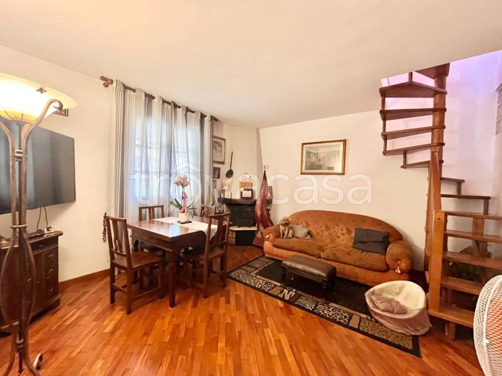 appartamento in vendita a Prato in zona Galciana
