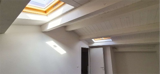 casa indipendente in vendita a Prato
