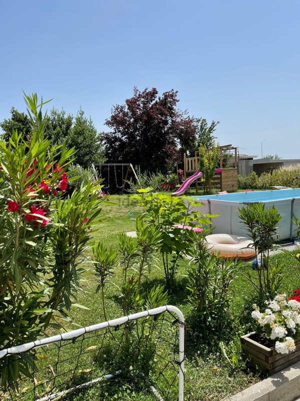 casa indipendente in vendita a Prato in zona Tavola