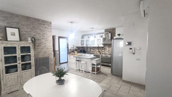 appartamento in vendita a Prato in zona Sacca