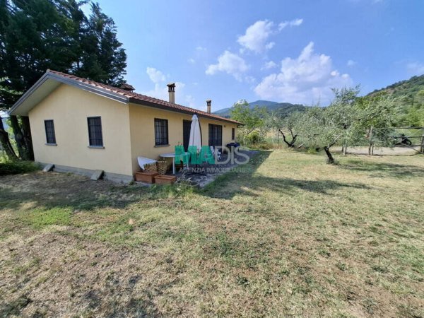 casa indipendente in vendita a Prato