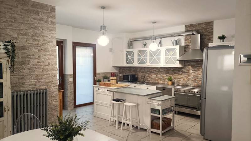 appartamento in vendita a Prato in zona Santa Lucia