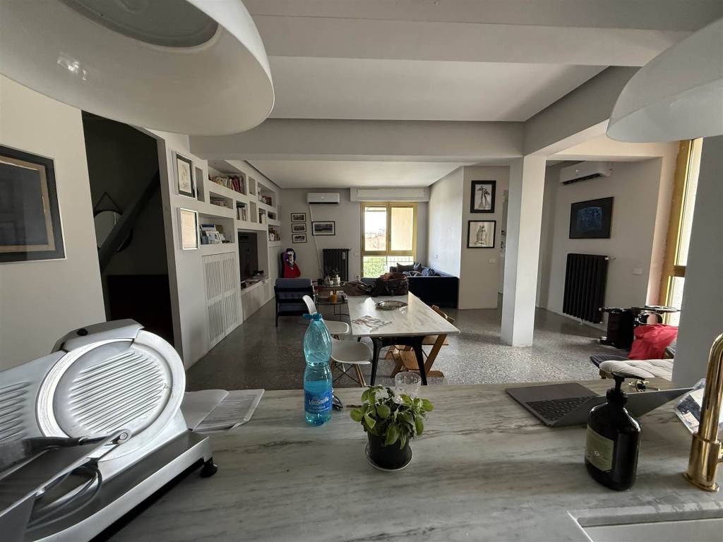 appartamento in vendita a Prato in zona Ponzano