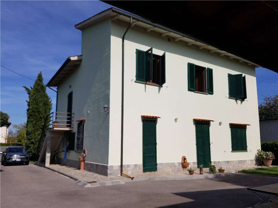 casa indipendente in vendita a Prato