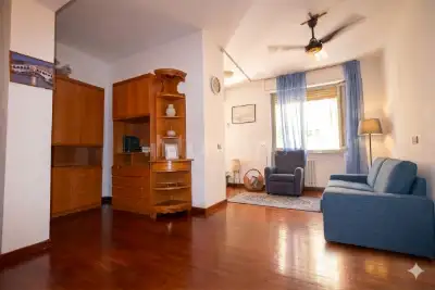 casa indipendente in vendita a Prato