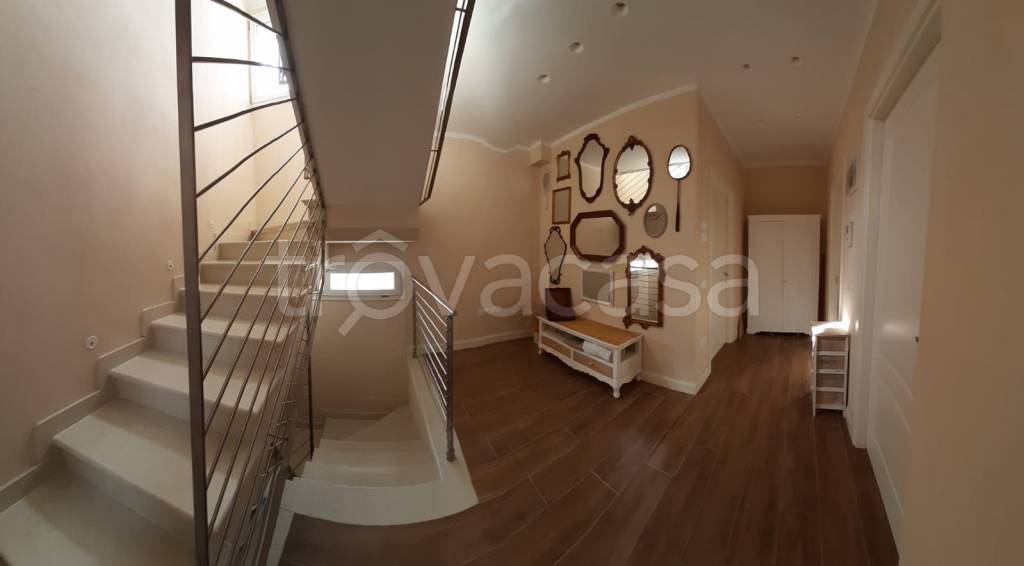 casa indipendente in vendita a Prato in zona Vergaio