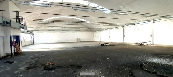 capannone in vendita a Prato in zona Grignano