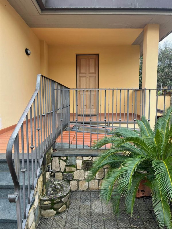 casa indipendente in vendita a Prato in zona La Macine
