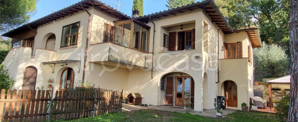 casa indipendente in vendita a Prato in zona La Macine