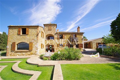 casa indipendente in vendita a Prato in zona Casale