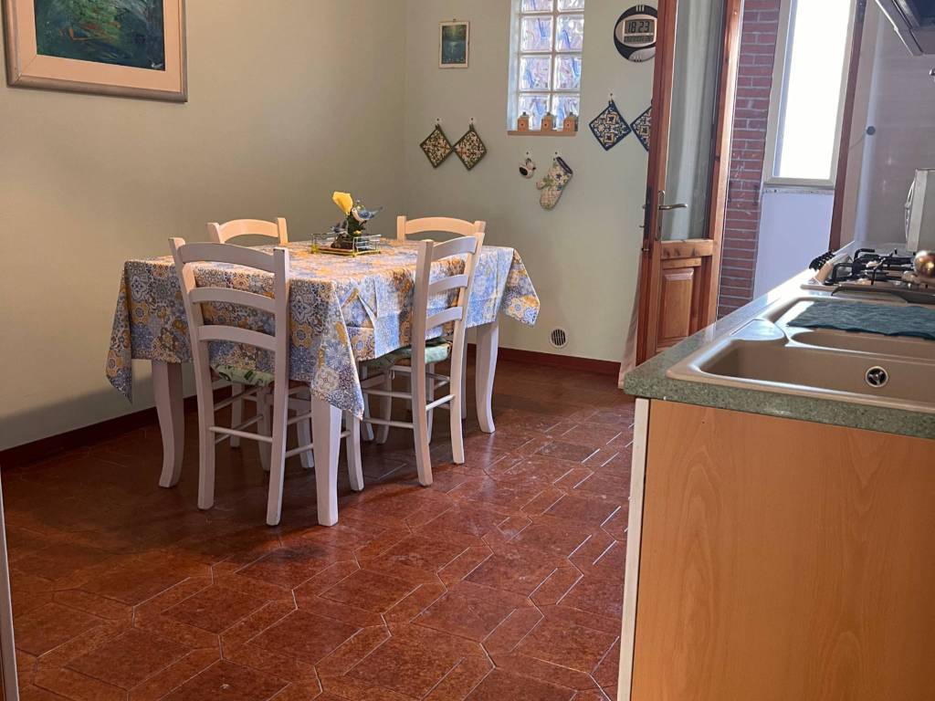 appartamento in vendita a Prato in zona Iolo