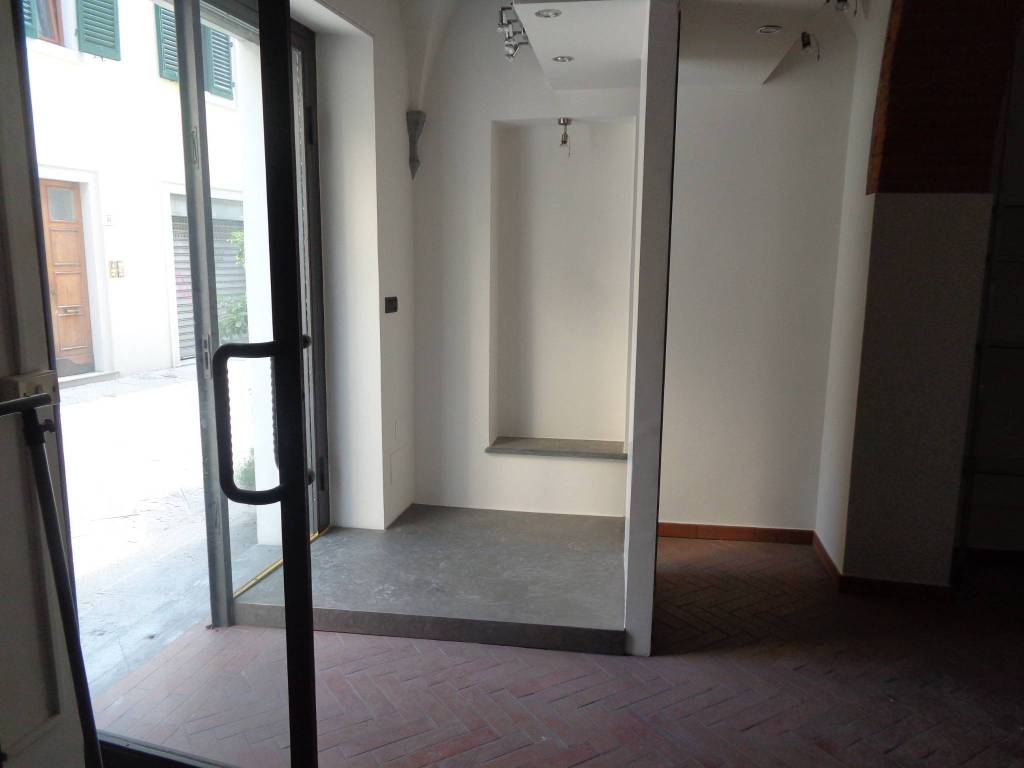 negozio in vendita a Prato